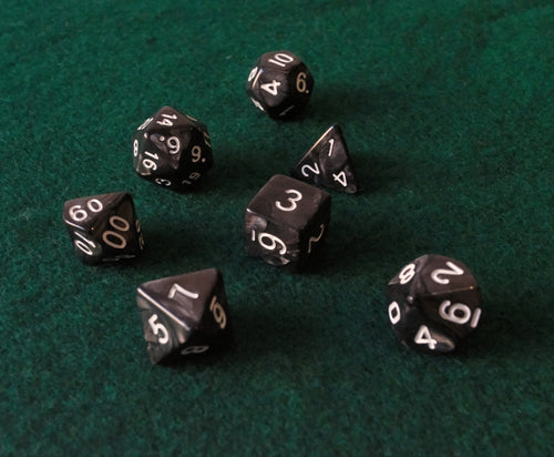 Set de dados RPG Clásico Negros (7 unid.)