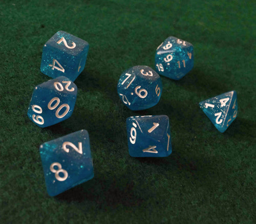 Set de dados RPG Clásico Celeste con glitter (7 unid.)