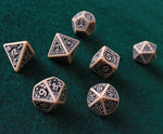 Set de dados RPG Clásico Hueso y Negro con grabado (7 unid.)